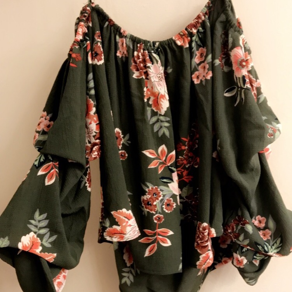 Floral off the shoulder top - Picture 3 of 6
